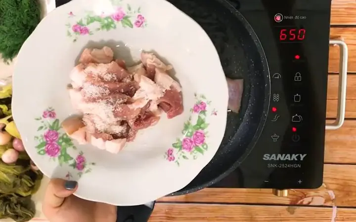 Hướng Dẫn Cách Nấu Cá Diêu Hồng Om Dưa Chua Đậm Đà Chuẩn Vị