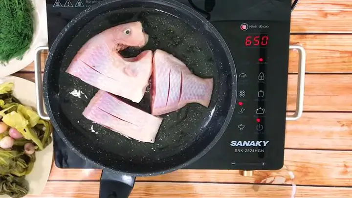 Bước 3Chiên cá