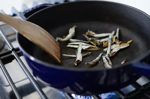 Cách Nấu Cá Khô Ngon Đơn Giản: Hướng Dẫn Canh Cá Chuẩn Vị Tại Gia