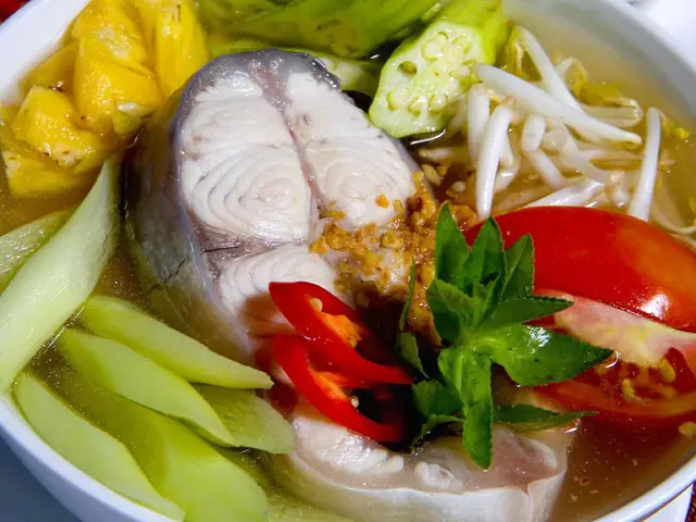 Cách nấu món canh chua cá lăng dọc mùng Cách nấu món canh chua cá lăng dọc mùng