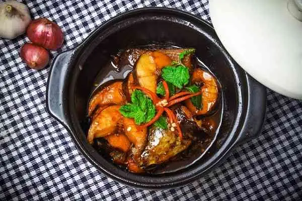 Cách Nấu Cá Lóc Kho Lá Nghệ Thơm Ngon Chuẩn Vị Gia Đình