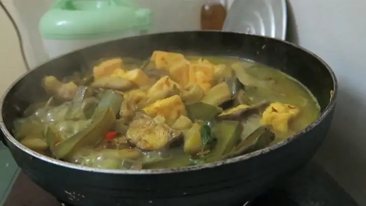 cách nấu cá ngạnh om chuối đậu