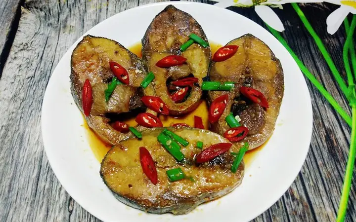 Cách nấu cá ngừ kho nước dừa đậm đà, chuẩn vị bữa cơm Việt Cách nấu cá ngừ kho nước dừa đậm đà, chuẩn vị bữa cơm Việt