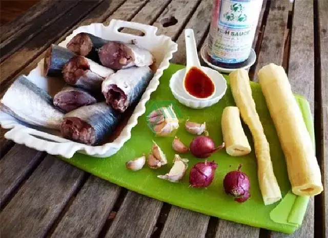 Hướng dẫn chi tiết cách nấu cá nục kho măng ngon đậm đà