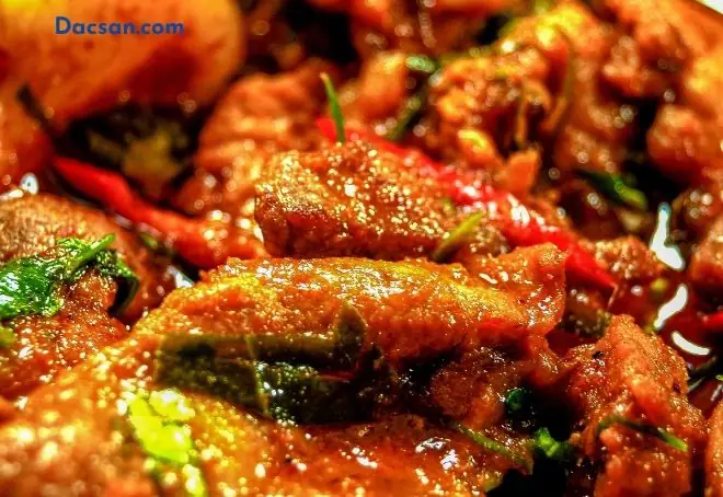 Hướng Dẫn Chi Tiết Cách Nấu Cà Ri Bò Ăn Bánh Mì Ngon Tuyệt - Saigonese ...