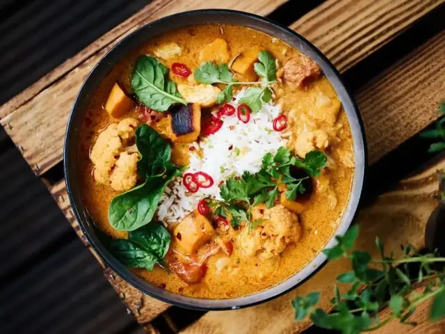 Hướng Dẫn Nấu Cà Ri Gà Bánh Mì Ngon Đúng Điệu Cho Gia Đình Hướng Dẫn Nấu Cà Ri Gà Bánh Mì Ngon Đúng Điệu Cho Gia Đình