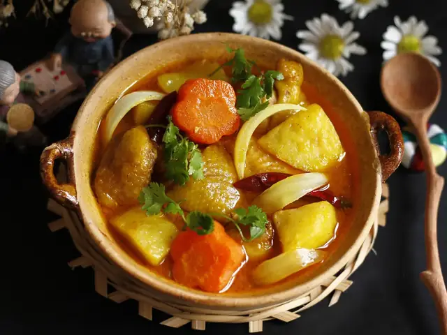 Hướng Dẫn Nấu Cà Ri Gà Bánh Mì Ngon Đúng Điệu Cho Gia Đình Hướng Dẫn Nấu Cà Ri Gà Bánh Mì Ngon Đúng Điệu Cho Gia Đình