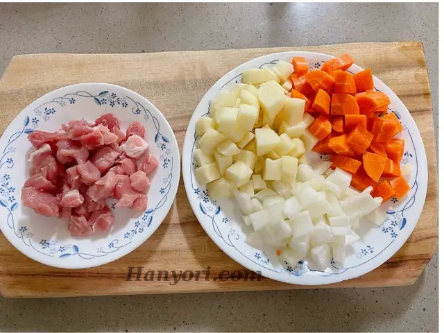 Hướng dẫn chi tiết cách nấu cà ri Hàn Quốc chuẩn vị tại nhà