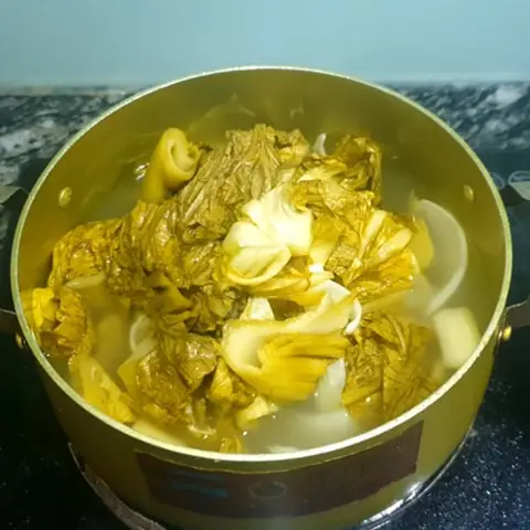 Cách Nấu Cá Trắm Om Dưa Chua Thơm Ngon Đậm Đà Không Tanh