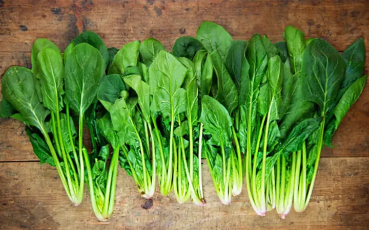 Cách nấu cải bó xôi cho bà bầu: Đơn giản, bổ dưỡng, an toàn