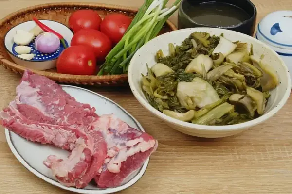 Cách Nấu Canh Bò Hầm Chuẩn Vị: Hướng Dẫn Chi Tiết Từ A-Z