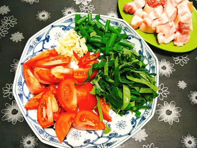 Hướng dẫn chi tiết cách nấu canh cà bung thịt đậu ngon chuẩn vị