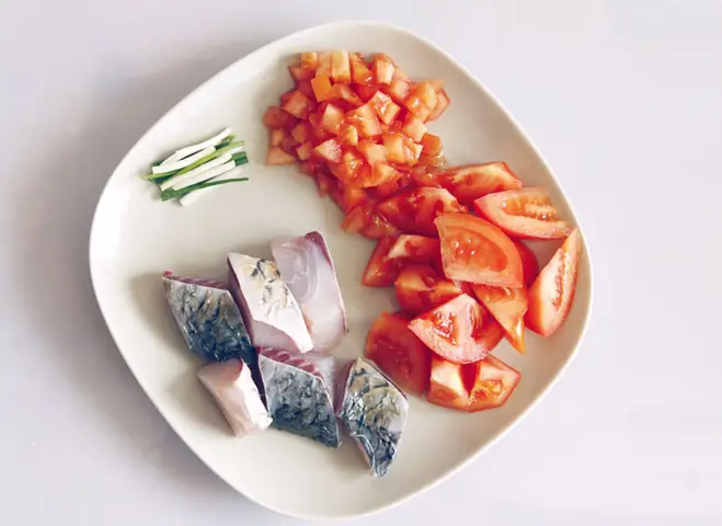 Hướng Dẫn Chi Tiết Cách Nấu Canh Cá Cà Chua Ngon Đậm Đà