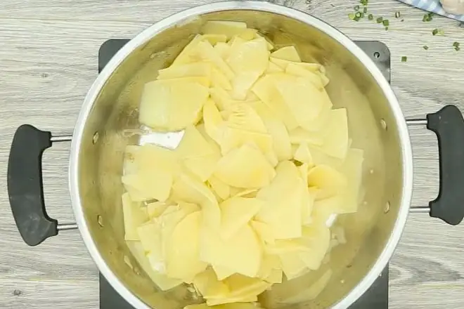 Hướng Dẫn Chi Tiết 6 Cách Nấu Canh Cá Khế Chua Thơm Ngon Chuẩn Vị