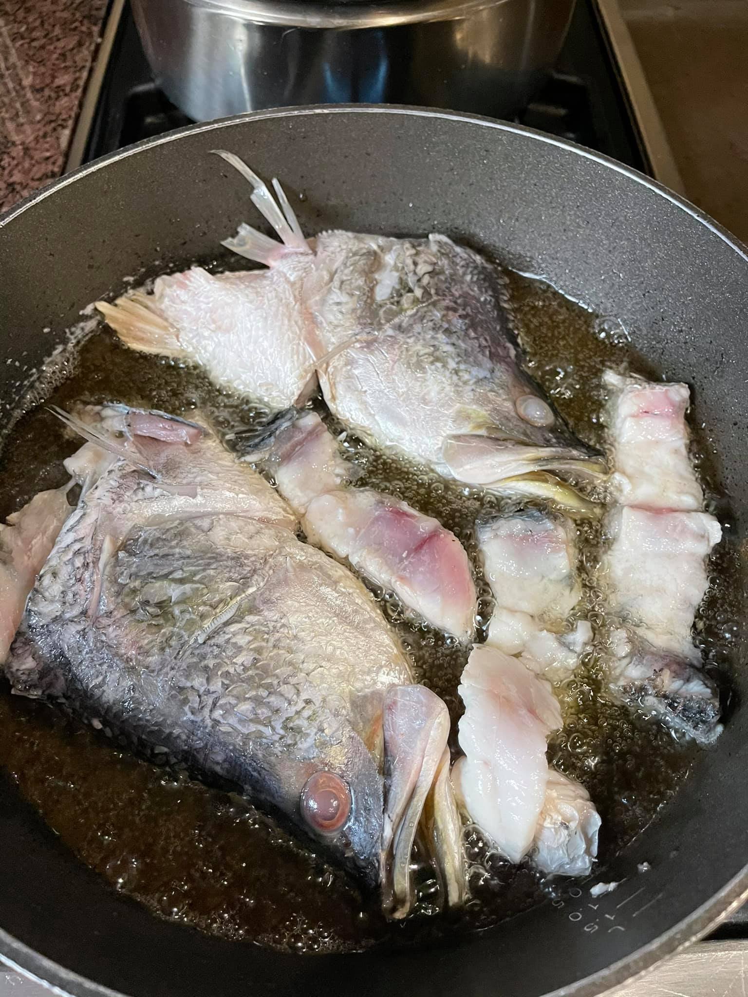 Cách Nấu Canh Cá Kiểu Trung Quốc Chuẩn Vị, Giàu Dinh Dưỡng 2 Sơ Chế Cá Đúng Cách Để Giữ Vị Ngọt Tự Nhiên