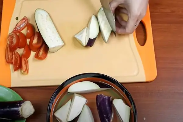 Cách Nấu Canh Cà Tím Với Thịt: Công Thức Đơn Giản, Dễ Làm Cách Nấu Canh Cà Tím Với Thịt: Công Thức Đơn Giản, Dễ Làm