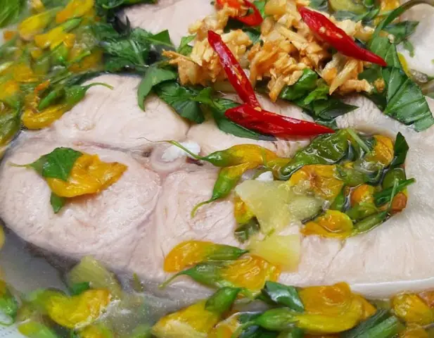 Bước 4: Cho cá vào nấu