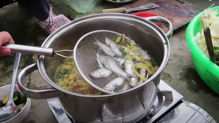 Hướng Dẫn Chi Tiết Cách Nấu Canh Chua Cá Linh Bông So Đũa Chuẩn Vị