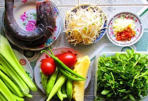 Cách Nấu Canh Chua Cá Lóc Cho 4 Người Ăn Ngon Đúng Chuẩn Cách Nấu Canh Chua Cá Lóc Cho 4 Người Ăn Ngon Đúng Chuẩn