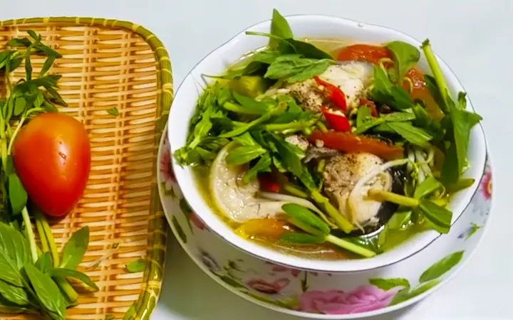 Hướng dẫn cách nấu canh chua cá tra thơm ngon, đậm đà chuẩn vị miền Tây Hướng dẫn cách nấu canh chua cá tra thơm ngon, đậm đà chuẩn vị miền Tây