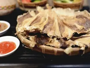 Cách Nấu Canh Chua Khô Cá Đuối Đậm Đà, Chuẩn Vị Miền Tây