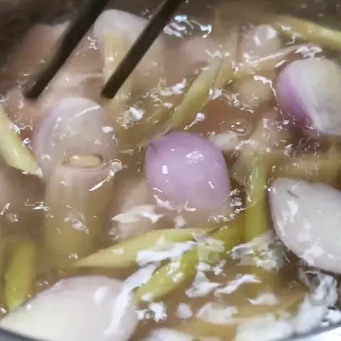 Cách Nấu Canh Chua Móng Giò Thơm Ngon Chuẩn Vị Tại Nhà Cách Nấu Canh Chua Móng Giò Thơm Ngon Chuẩn Vị Tại Nhà