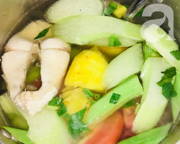 Cách Nấu Canh Chua Ngon Miền Nam: Bí Quyết Chuẩn Vị Đậm Đà