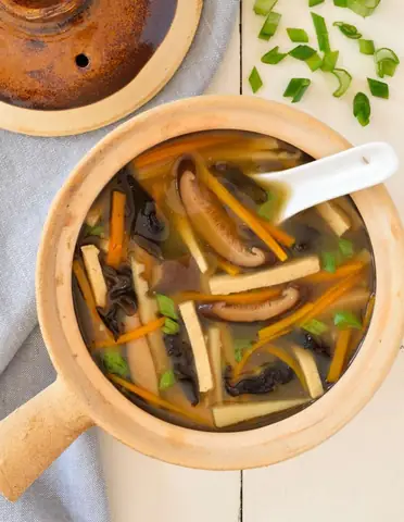 Khám Phá Cách Nấu Canh Chua Thái Lan Thơm Ngon Chuẩn Vị Tại Nhà