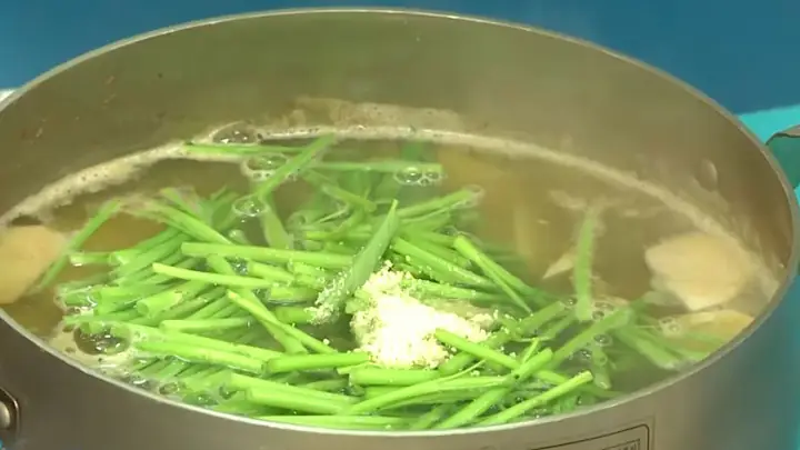 Hướng Dẫn Chi Tiết Cách Nấu Canh Cua Rau Muống Thơm Ngon