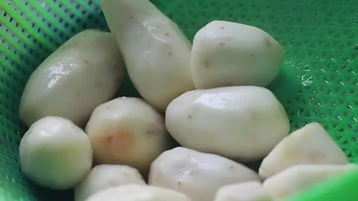 Cách Nấu Canh Cua Rau Muống Khoai Sọ Chuẩn Vị, Thanh Mát