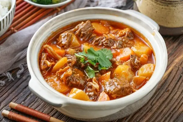 Hướng Dẫn Chi Tiết Cách Nấu Canh Đầu Cá Dưa Chua Thơm Ngon Đậm Đà