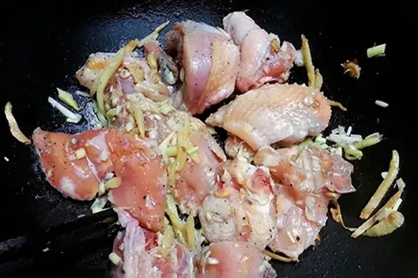 Cách Nấu Canh Gừng Giải Cảm: Công Thức Chi Tiết và Lợi Ích Sức Khỏe