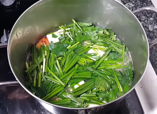 Hướng Dẫn Chi Tiết Cách Nấu Canh Hẹ Đậu Hũ Cà Chua Thơm Ngon Bổ Dưỡng