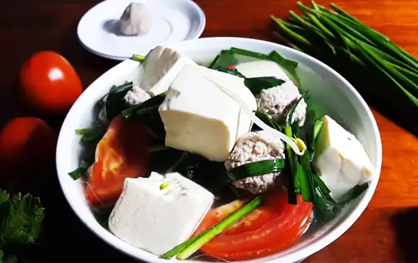 Hướng Dẫn Chi Tiết Cách Nấu Canh Hẹ Đậu Hũ Cà Chua Thơm Ngon Bổ Dưỡng