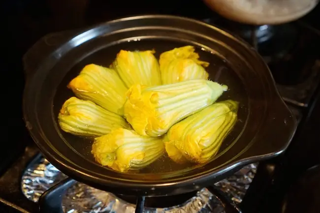 Cách Nấu Canh Hoa Bí Nhồi Thịt Thơm Ngon, Đơn Giản Tại Nhà