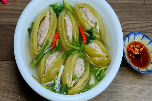 Hướng dẫn chi tiết cách nấu canh khổ qua trứng tại nhà