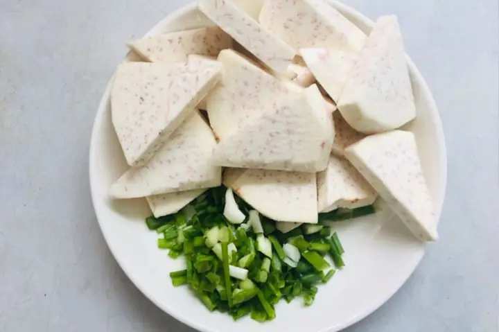 Cách Nấu Canh Khoai Môn Hầm Xương Thơm Ngon Bổ Dưỡng Tại Nhà