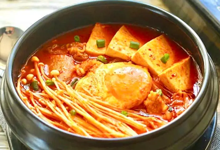 Cách Nấu Canh Kim Chi Trứng Thơm Ngon Chuẩn Vị Hàn Tại Nhà