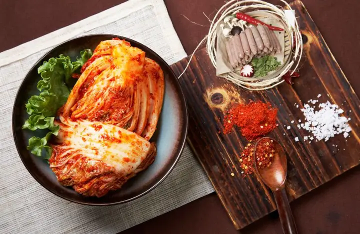 Cách Nấu Canh Kim Chi Xúc Xích Chuẩn Vị Hàn Quốc Tại Nhà