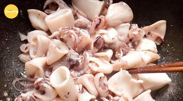 Hướng Dẫn Nấu Canh Mực Chua Ngọt Thanh Mát Chuẩn Vị Hướng Dẫn Nấu Canh Mực Chua Ngọt Thanh Mát Chuẩn Vị