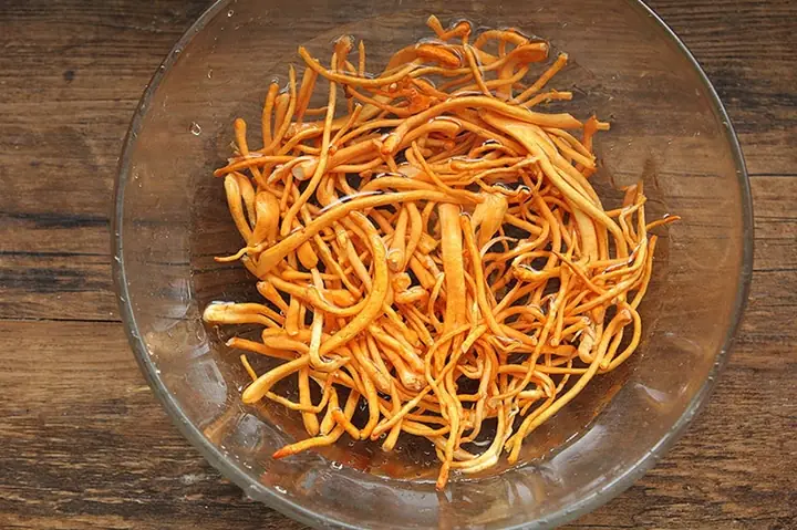 Hướng Dẫn Chi Tiết Cách Nấu Canh Nấm Đông Trùng Hạ Thảo