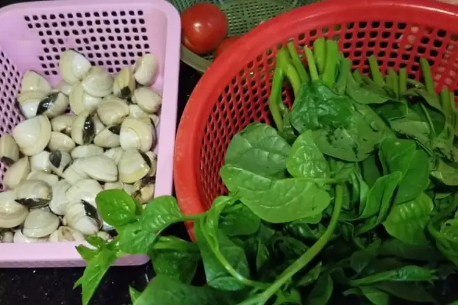 Cách Nấu Canh Ngao Cà Chua Thanh Mát, Bổ Dưỡng Cho Gia Đình