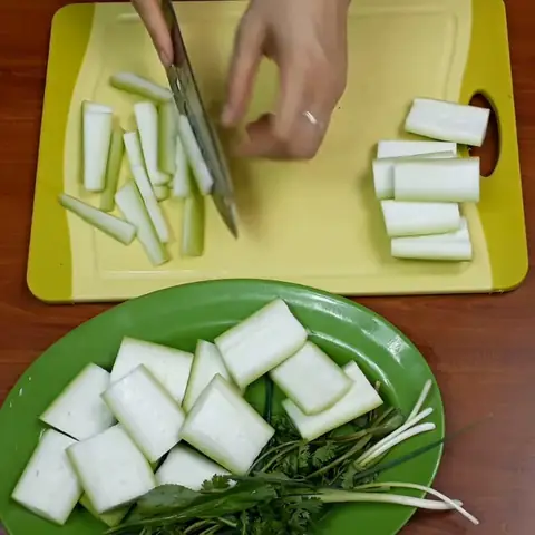 Hướng Dẫn Chi Tiết Cách Nấu Canh Nghêu Bầu Ngon Ngọt Chuẩn Vị