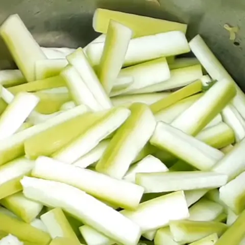 Hướng Dẫn Chi Tiết Cách Nấu Canh Nghêu Bầu Ngon Ngọt Chuẩn Vị