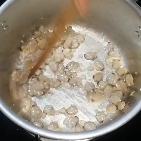 Hướng Dẫn Chi Tiết Cách Nấu Canh Nghêu Rau Muống Thơm Ngon