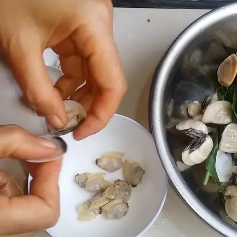 Hướng Dẫn Chi Tiết Cách Nấu Canh Nghêu Rau Muống Thơm Ngon