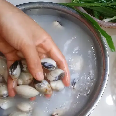 Hướng Dẫn Chi Tiết Cách Nấu Canh Nghêu Rau Muống Thơm Ngon