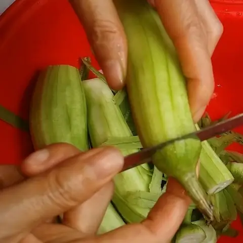 Hướng Dẫn Chi Tiết Cách Nấu Canh Nghêu Rau Muống Thơm Ngon