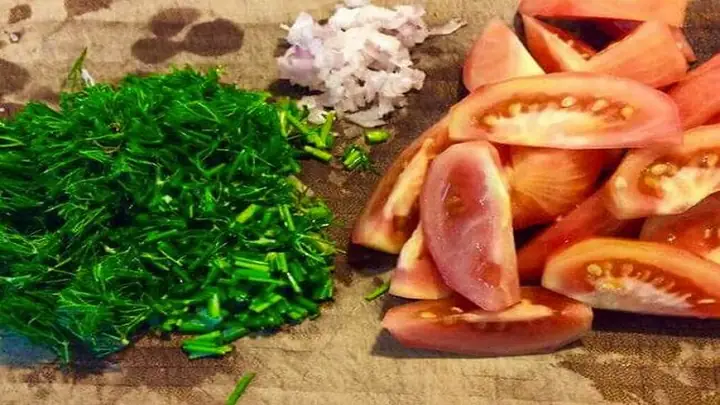 Hướng dẫn chi tiết cách nấu canh nghêu thì là tại nhà