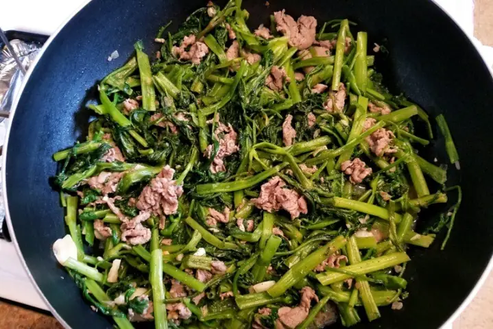 Cách nấu canh rau muống thịt bò thanh mát, bổ dưỡng tại nhà Cách nấu canh rau muống thịt bò thanh mát, bổ dưỡng tại nhà